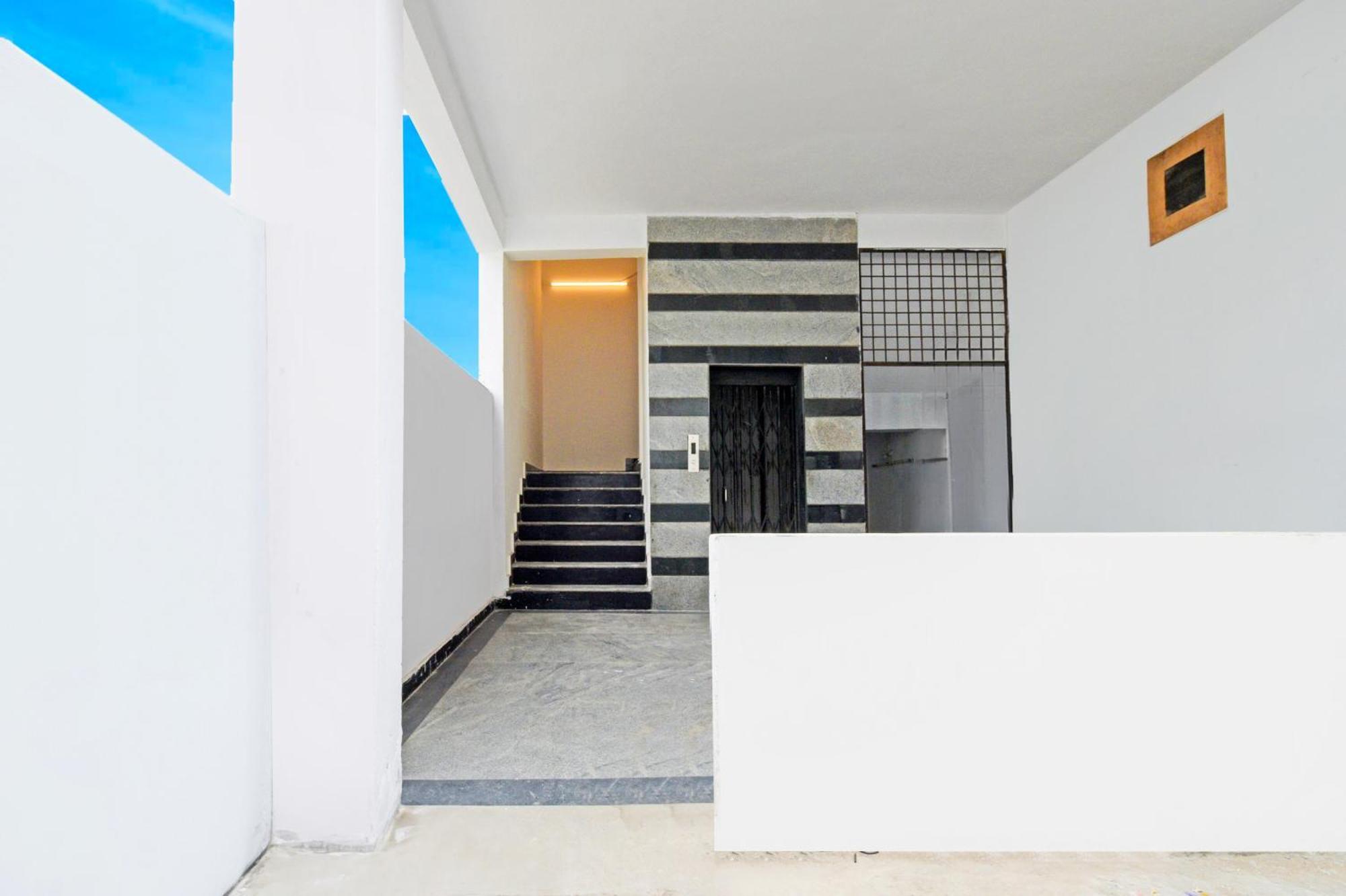 Hotel O Malani Inn Haidarábád Kültér fotó